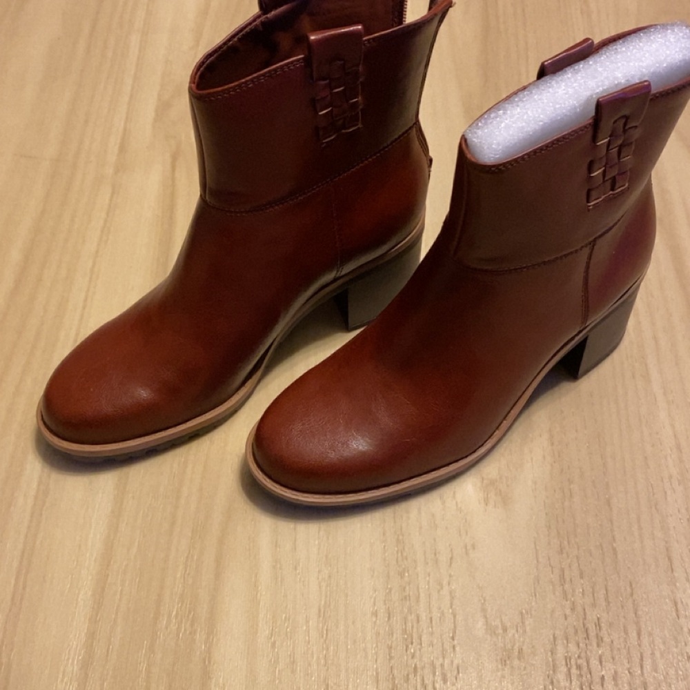 BareTraps Women's Brown Leather Ankle Booties with Block Heel